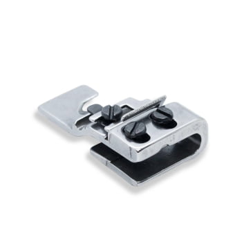 Calcador Franzir em Overlock, Ponto cadeia e Ponto conjugado industrial - PF747 Calcador Franzir em Overlock, Ponto cadeia e Ponto conjugado industrial - PF747